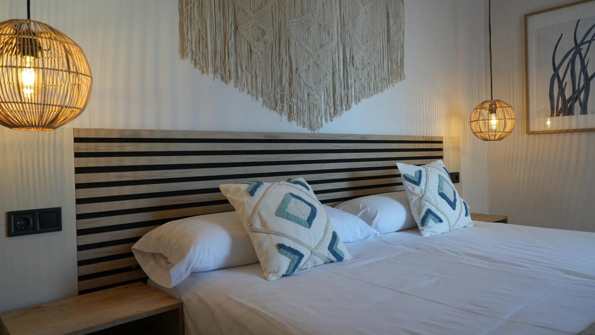 Apartamentos Ses Veles Cala Llonga  Apartment Cala Llonga (Ibiza)