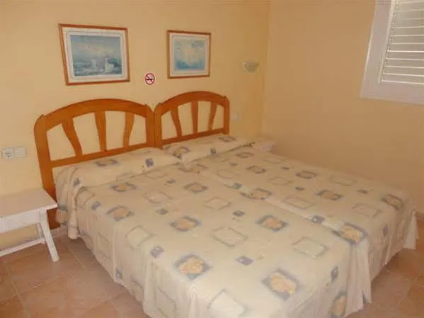Apartamentos Ses Veles Cala Llonga  0*, Cala Llonga (Ibiza)