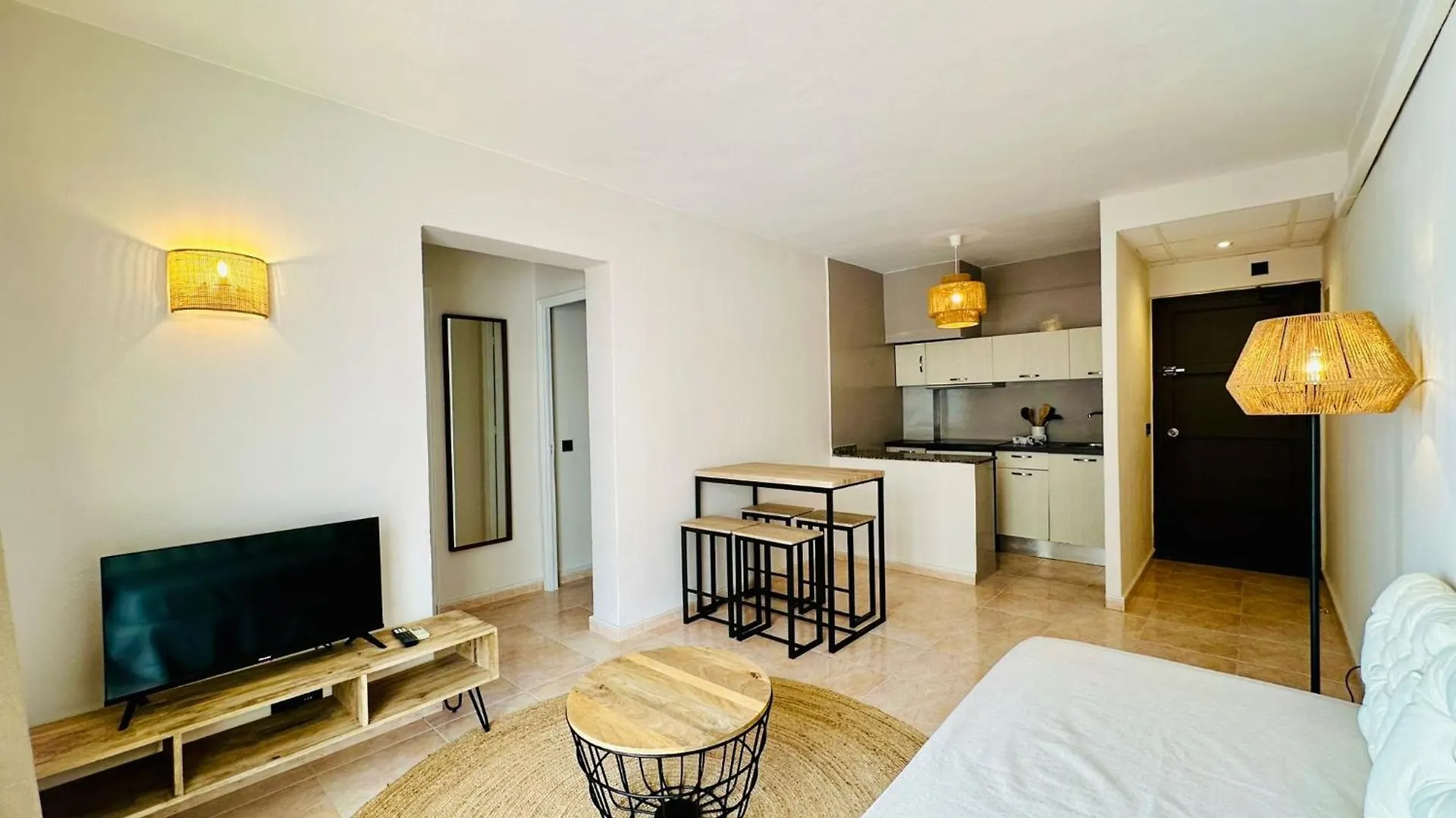 Apartamentos Ses Veles Cala Llonga  Espanha